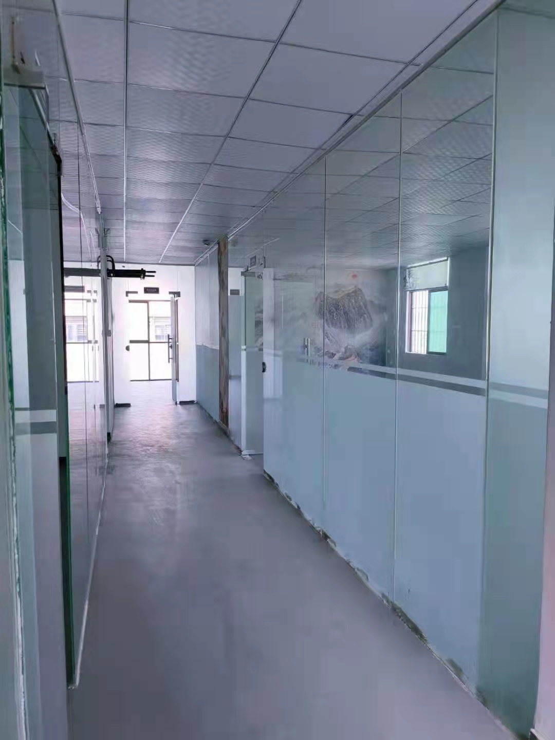 辦公區(qū)